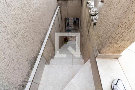 Casa à venda com 250m², 4 quartos e 2 vagasEscada