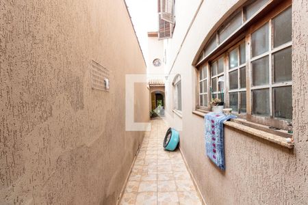 Casa à venda com 250m², 4 quartos e 2 vagasCorredor