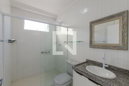 Casa para alugar com 80m², 2 quartos e 1 vaga Casa para alugar com 80m², 2 quartos e 1 vagaBanheiro da suíte