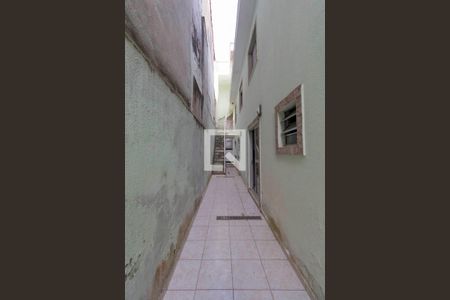 Corredor Lateral de casa à venda com 4 quartos, 196m² em Jardim Santa Maria, São Paulo