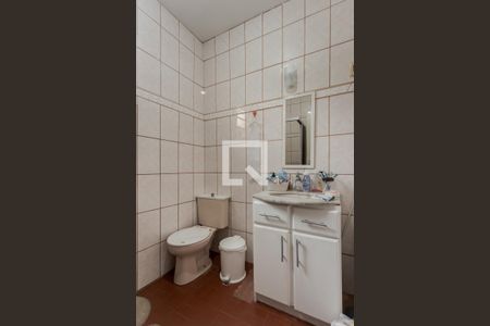 Casa à venda com 300m², 6 quartos e sem vaga Casa à venda com 300m², 6 quartos e sem vagaBanheiro 1