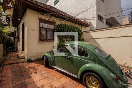 Casa à venda com 300m², 6 quartos e sem vaga Casa à venda com 300m², 6 quartos e sem vagaGaragem
