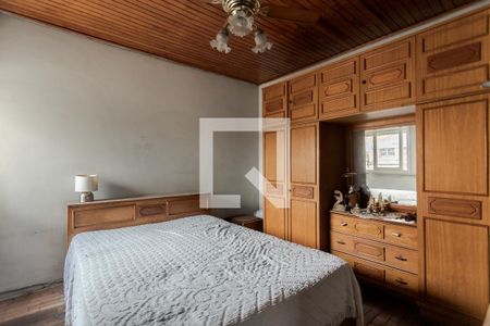 Casa à venda com 300m², 6 quartos e sem vaga Casa à venda com 300m², 6 quartos e sem vagaQuarto 4