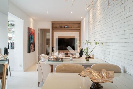 Sala de apartamento à venda com 2 quartos, 64m² em Vila Penteado, São Paulo