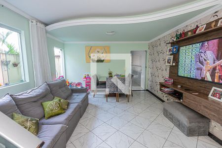 Casa à venda com 180m², 3 quartos e 2 vagasSala