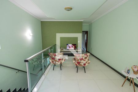 Sala de casa à venda com 3 quartos, 180m² em Santa Mônica, Belo Horizonte