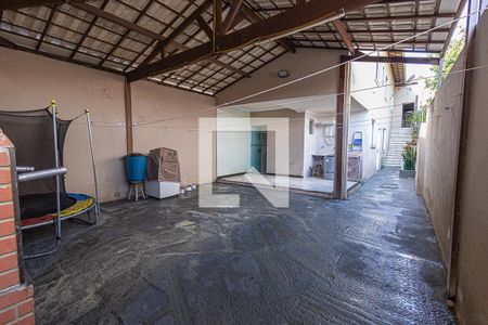 Casa à venda com 180m², 3 quartos e 2 vagasÁrea de serviço / Churrasqueira / Quintal