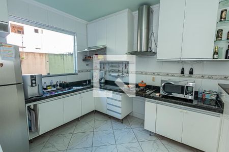 Casa à venda com 180m², 3 quartos e 2 vagasCozinha