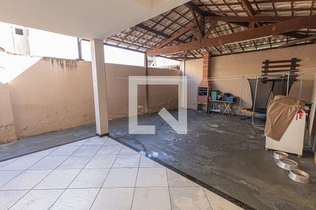 Casa à venda com 180m², 3 quartos e 2 vagasÁrea de serviço / Churrasqueira / Quintal