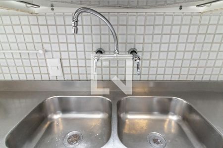 Apartamento para alugar com 114m², 3 quartos e 2 vagas Apartamento para alugar com 114m², 3 quartos e 2 vagasCozinha - Torneira
