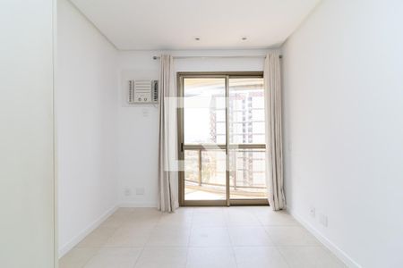 Apartamento para alugar com 114m², 3 quartos e 2 vagas Apartamento para alugar com 114m², 3 quartos e 2 vagasSuite