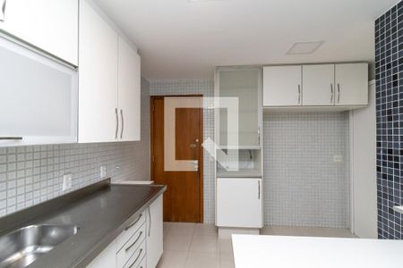 Apartamento para alugar com 114m², 3 quartos e 2 vagas Apartamento para alugar com 114m², 3 quartos e 2 vagasCozinha - Armários