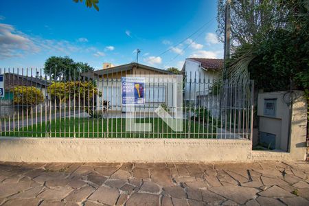 Casa à venda com 200m², 3 quartos e 3 vagas Casa à venda com 200m², 3 quartos e 3 vagasfrente do imóvel