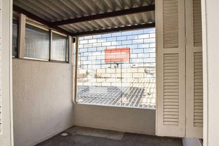 Sacada de apartamento à venda com 2 quartos, 59m² em Vila Ipiranga, Porto Alegre