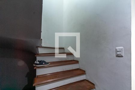 Escada de casa para alugar com 4 quartos, 300m² em Jardim do Mar, São Bernardo do Campo