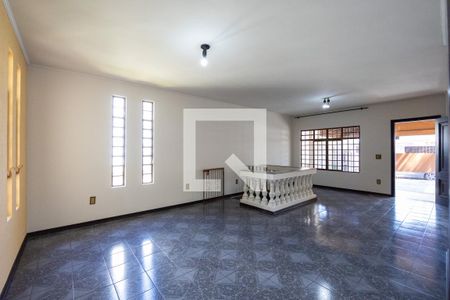 Casa para alugar com 4 quartos, 330m² em Jardim Novo Horizonte - Valinhos, Valinhos