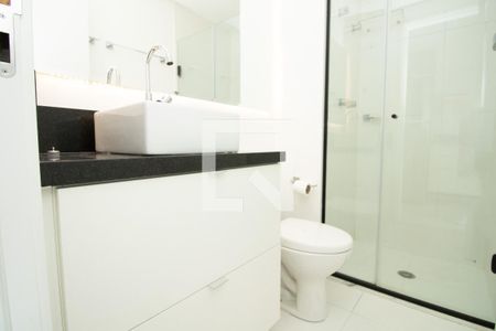 Banheiro - panorâmica  de kitnet/studio à venda com 1 quarto, 26m² em Indianópolis, São Paulo