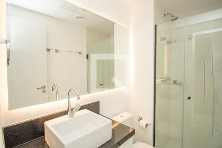 Banheiro - Cuba da pia e espelho  de kitnet/studio à venda com 1 quarto, 26m² em Indianópolis, São Paulo