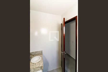 Apartamento à venda com 38m², 2 quartos e sem vaga Apartamento à venda com 38m², 2 quartos e sem vagaBanheiro