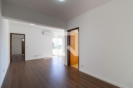 Sala de apartamento à venda com 1 quarto, 62m² em Cambuí, Campinas