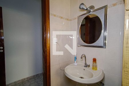 Casa à venda com 215m², 4 quartos e 4 vagas Casa à venda com 215m², 4 quartos e 4 vagasBanheiro 1