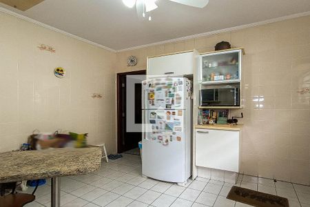 Casa à venda com 215m², 4 quartos e 4 vagas Casa à venda com 215m², 4 quartos e 4 vagasCozinha