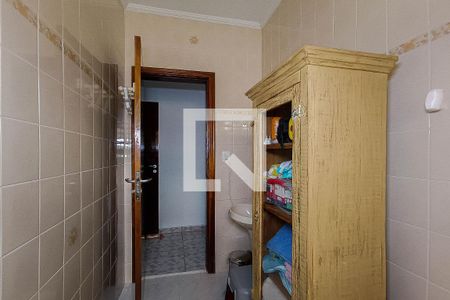 Casa à venda com 215m², 4 quartos e 4 vagas Casa à venda com 215m², 4 quartos e 4 vagasBanheiro 1