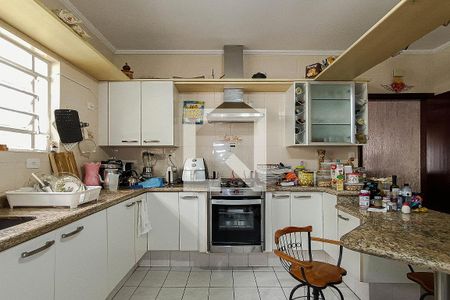 Casa à venda com 215m², 4 quartos e 4 vagas Casa à venda com 215m², 4 quartos e 4 vagasCozinha