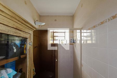 Casa à venda com 215m², 4 quartos e 4 vagas Casa à venda com 215m², 4 quartos e 4 vagasBanheiro 1