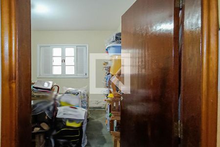 Casa à venda com 215m², 4 quartos e 4 vagas Casa à venda com 215m², 4 quartos e 4 vagasQuarto 4