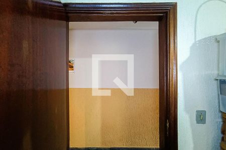 Casa à venda com 215m², 4 quartos e 4 vagas Casa à venda com 215m², 4 quartos e 4 vagasQuarto 4