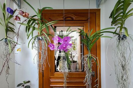 Casa à venda com 215m², 4 quartos e 4 vagas Casa à venda com 215m², 4 quartos e 4 vagasPorta corredor