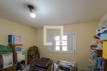 Casa à venda com 215m², 4 quartos e 4 vagas Casa à venda com 215m², 4 quartos e 4 vagasQuarto 4