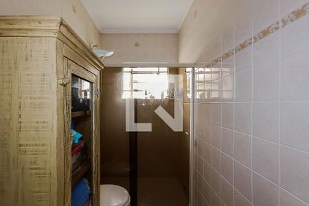 Casa à venda com 215m², 4 quartos e 4 vagas Casa à venda com 215m², 4 quartos e 4 vagasBanheiro 1