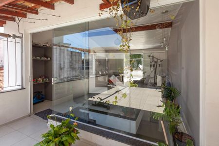 Casa à venda com 260m², 2 quartos e 4 vagasSala 2