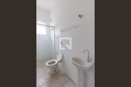 Banheiro de casa para alugar com 1 quarto, 25m² em Vila Butantã, São Paulo