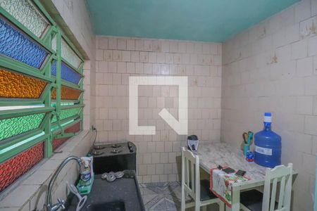 Casa à venda com 117m², 4 quartos e 2 vagas Casa à venda com 117m², 4 quartos e 2 vagasCozinha