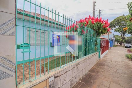 Casa à venda com 117m², 4 quartos e 2 vagas Casa à venda com 117m², 4 quartos e 2 vagasFachada