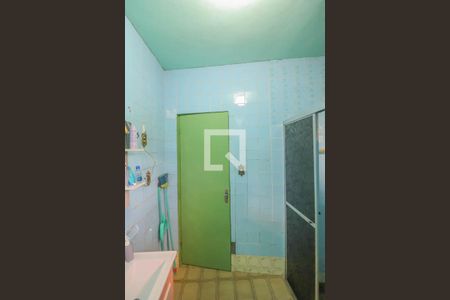 Casa à venda com 117m², 4 quartos e 2 vagas Casa à venda com 117m², 4 quartos e 2 vagasBanheiro