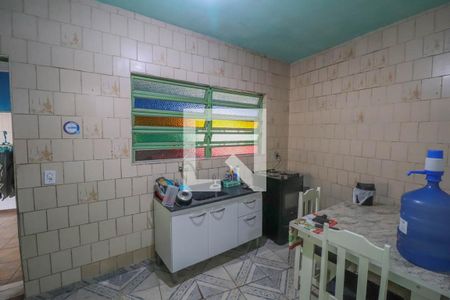 Casa à venda com 117m², 4 quartos e 2 vagas Casa à venda com 117m², 4 quartos e 2 vagasCozinha