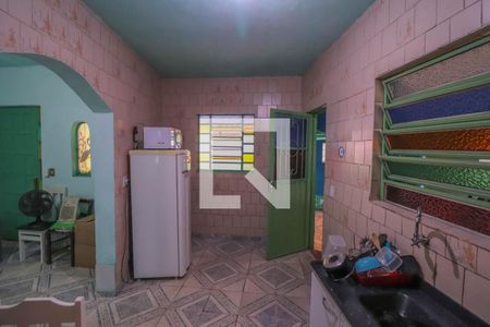 Casa à venda com 117m², 4 quartos e 2 vagas Casa à venda com 117m², 4 quartos e 2 vagasCozinha