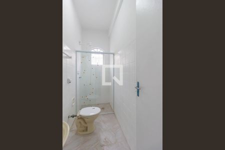 Banheiro de casa para alugar com 1 quarto, 25m² em Vila Butantã, São Paulo