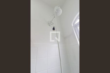 Banheiro de casa para alugar com 1 quarto, 25m² em Vila Butantã, São Paulo