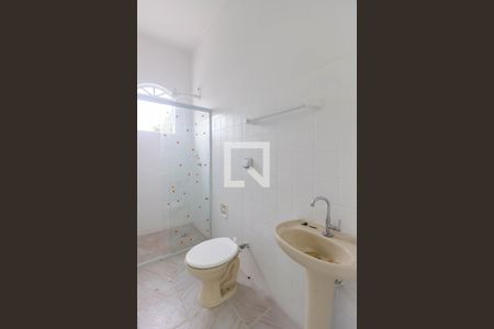 Banheiro de casa para alugar com 1 quarto, 25m² em Vila Butantã, São Paulo