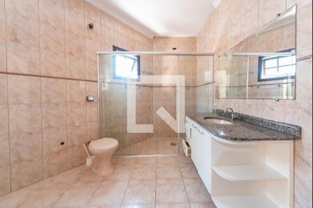 Banheiro do Quarto 1 de casa à venda com 5 quartos, 300m² em Parque Gerassi, Santo André