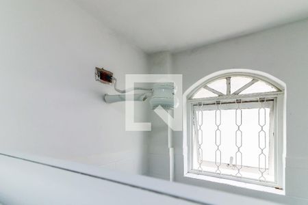 Banheiro de casa para alugar com 1 quarto, 25m² em Vila Butantã, São Paulo