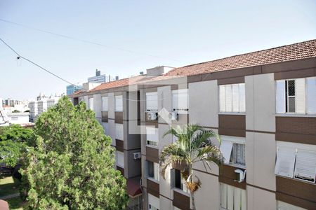 Sala Vista de apartamento para alugar com 3 quartos, 70m² em Jardim Itu, Porto Alegre