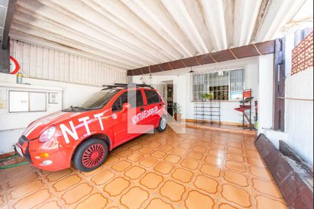 Casa à venda com 190m², 3 quartos e 2 vagas Casa à venda com 190m², 3 quartos e 2 vagasGaragem