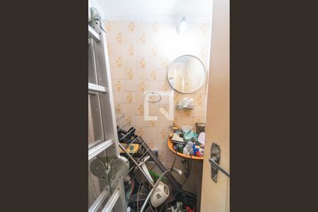 Casa à venda com 190m², 3 quartos e 2 vagas Casa à venda com 190m², 3 quartos e 2 vagasBanheiro de serviço