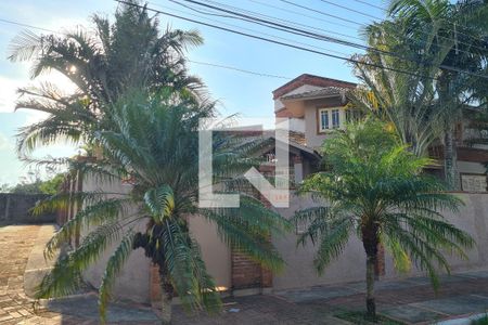Casa à venda com 378m², 5 quartos e 2 vagasFachada